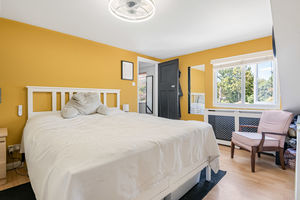 Bedroom- click for photo gallery